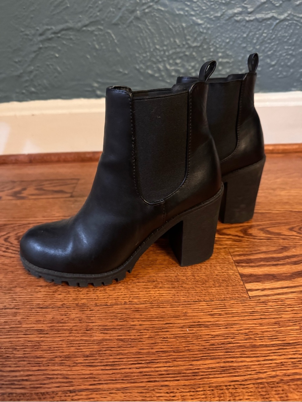 Black Chelsea Block-Heel Ankle Boots - Women